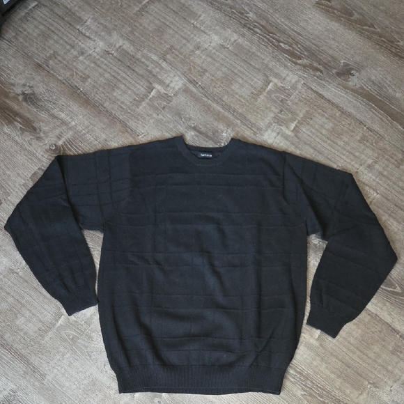 Van Heusen Men's Black Crewneck Sweater